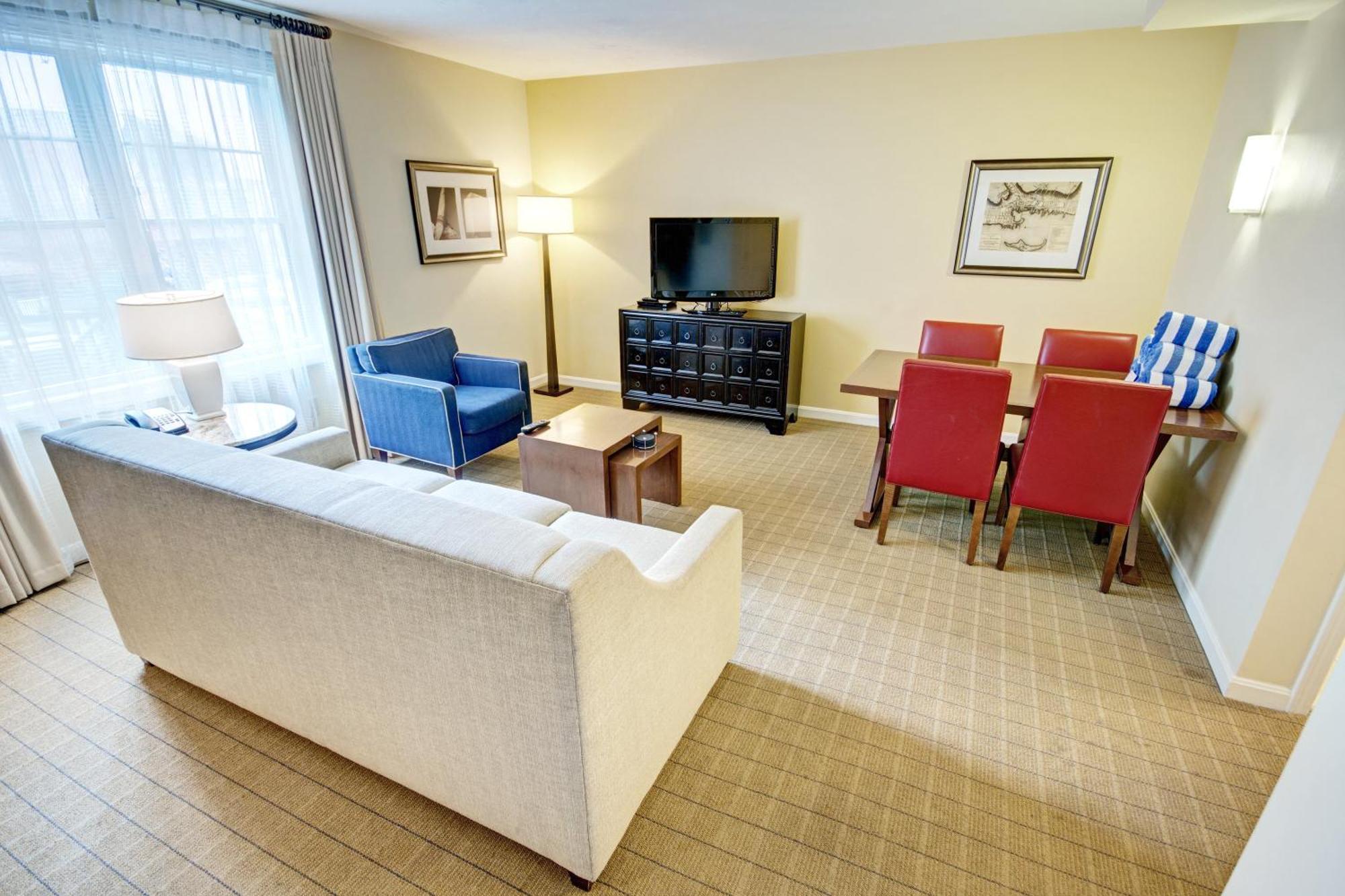 Two-Bedroom Suite,703980268:JPEG